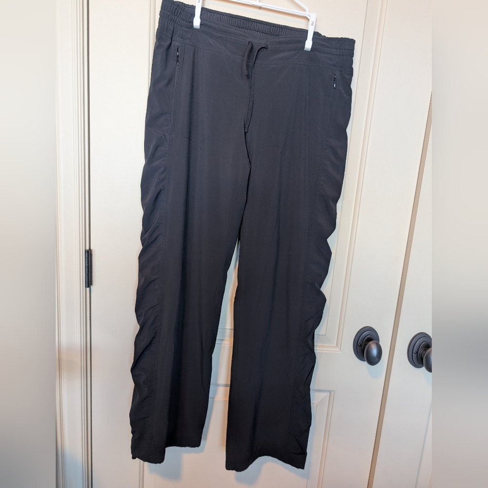 Athleta Lined La Viva Pants, Black, EUC Size 10